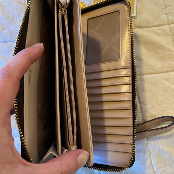 Michael Kors Logo Stripe Continental Wristlet - Picture 5 of 5